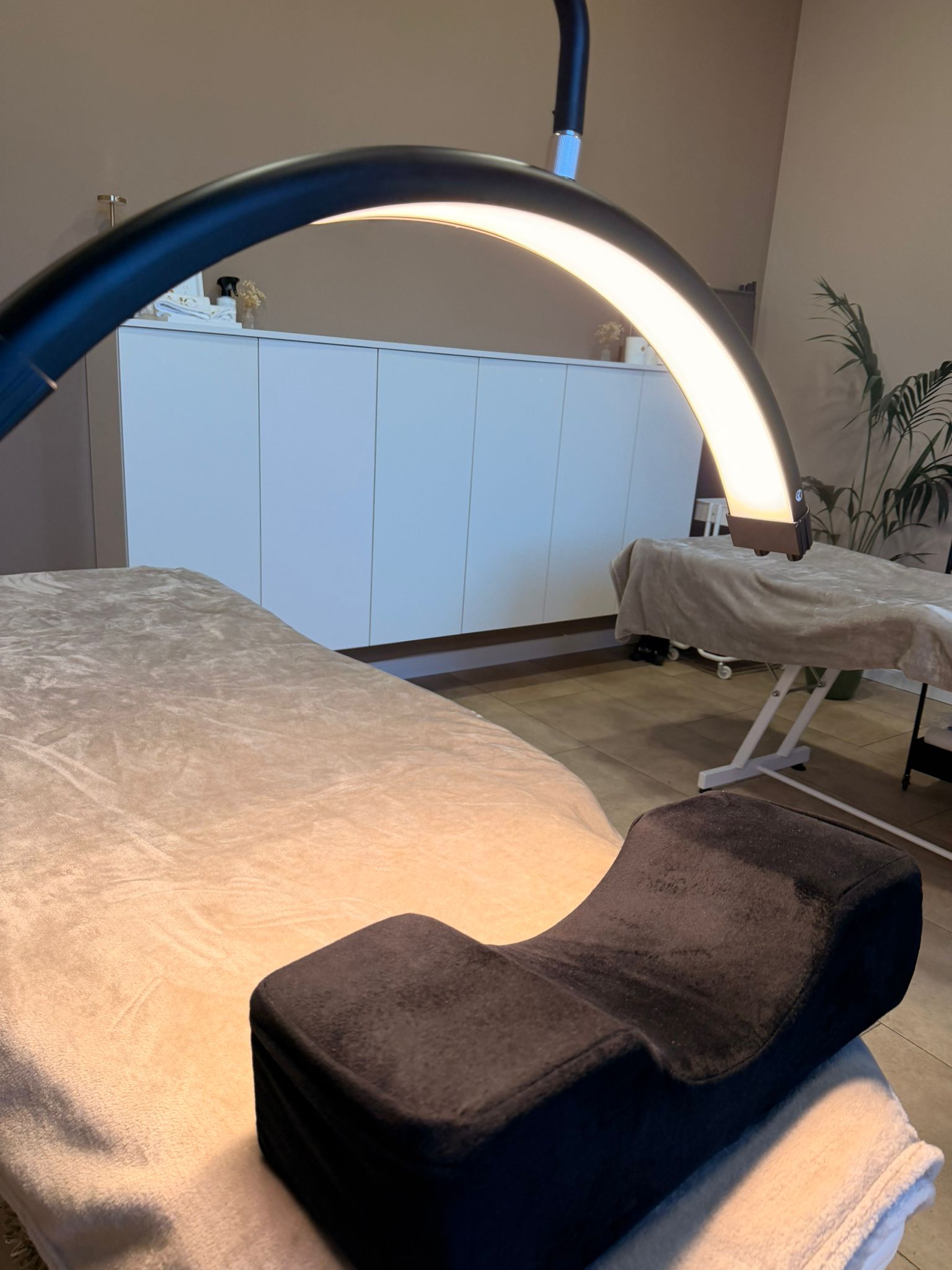 Laser treatment setup inside Myzila Cosmetics